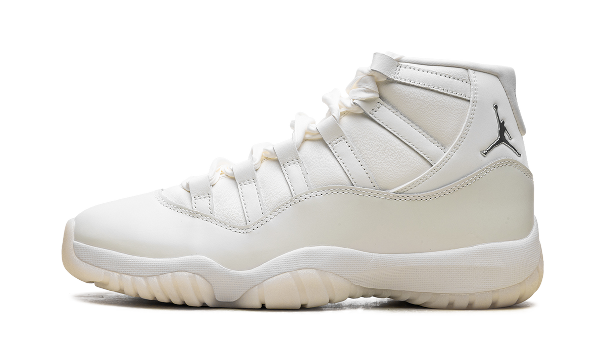 Air Jordan 11 WMNS Pearl AR0715 110
