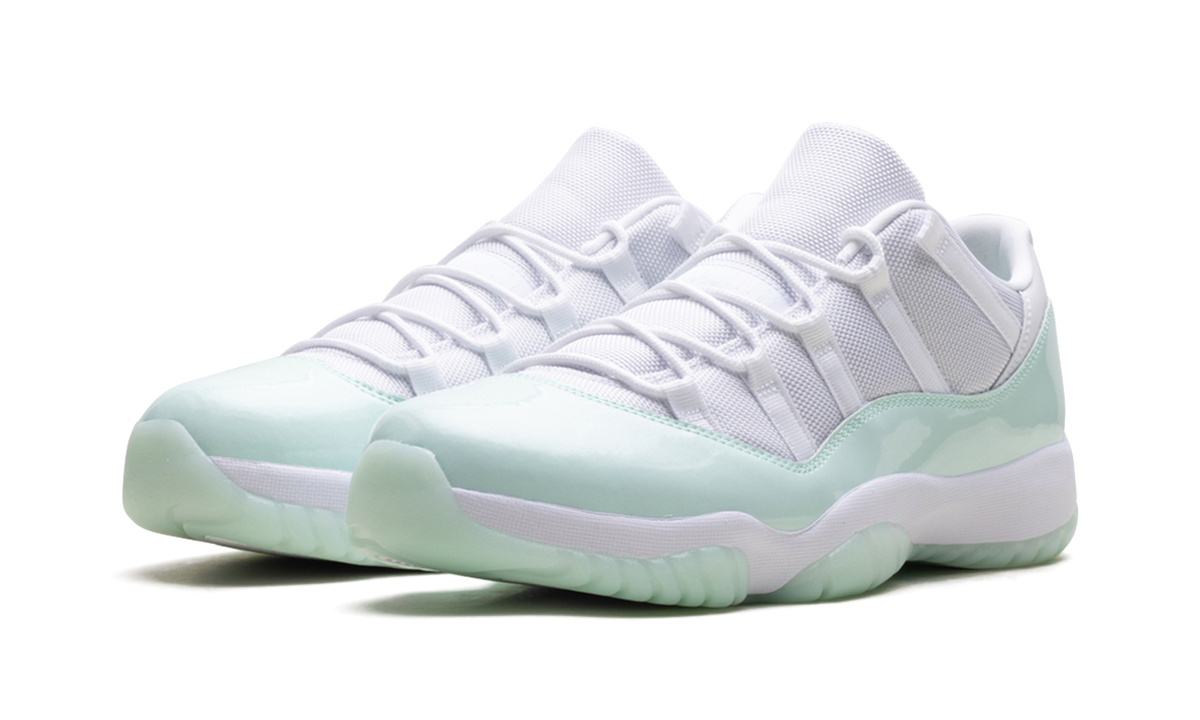 Air Jordan 11 Low WMNS Igloo AH7860 103